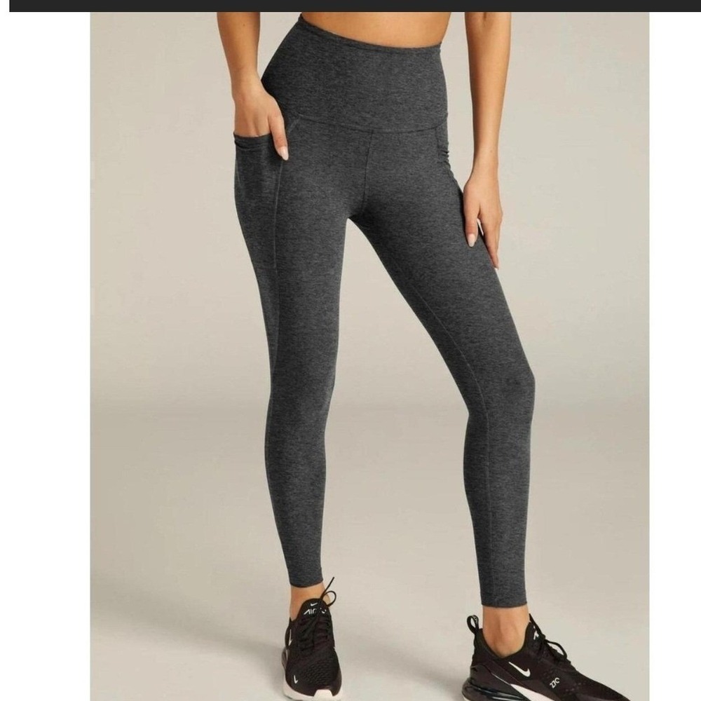Beyond yoga spacedye out of pocket midi leggings size xs